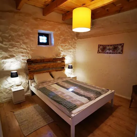 Dom wakacyjny 2 Sypialnie I 2 Ogródki W Zabytkowym Budynku *