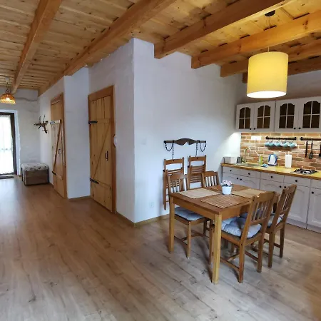 Mazurska Sielanka - Klimatyczny Apartament, 2 Sypialnie I 2 Ogrodki Ferienhaus *