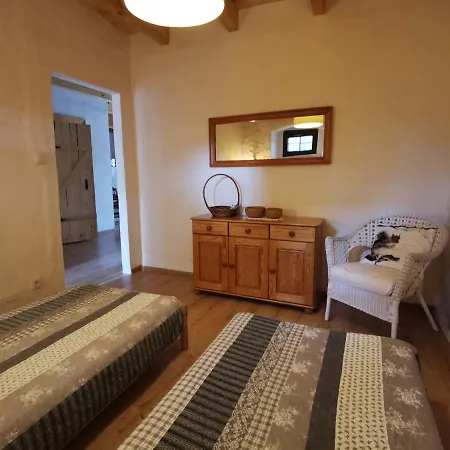 2 Sypialnie I 2 Ogródki W Zabytkowym Budynku Dom wakacyjny *