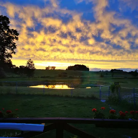 Dom wakacyjny 2 Sypialnie I 2 Ogródki W Zabytkowym Budynku
